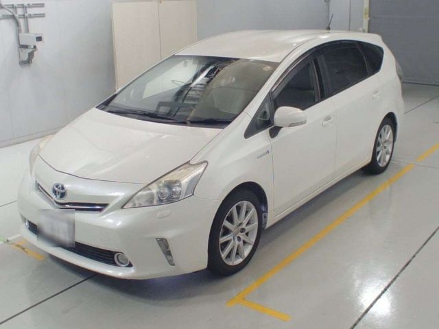 30079 Toyota Prius alpha ZVW41W 2012 г. (CAA Chubu)